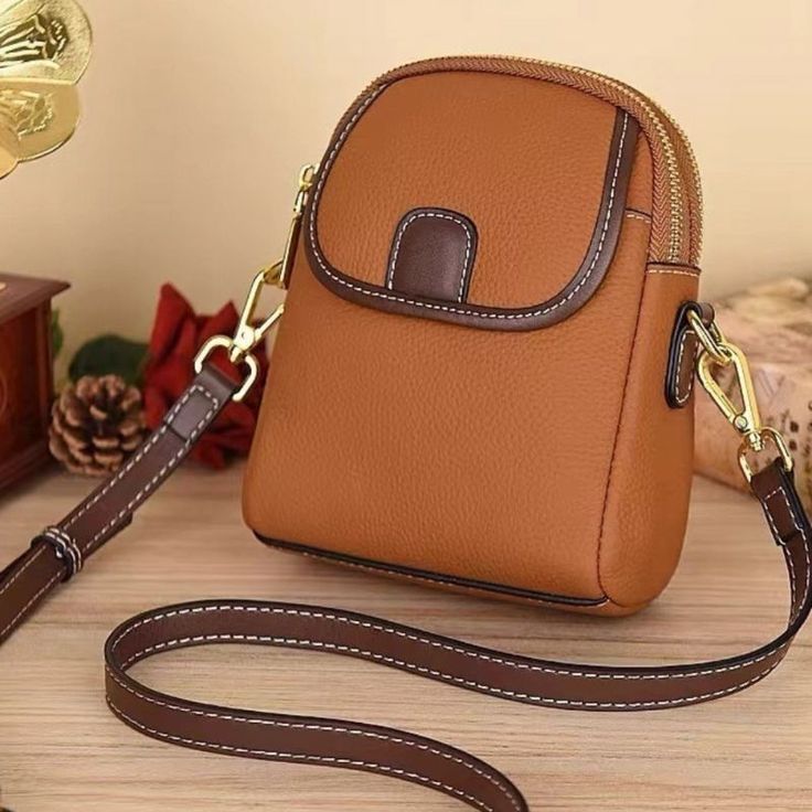 How to Choose the Perfect Women’s Sling Bag for Your Style