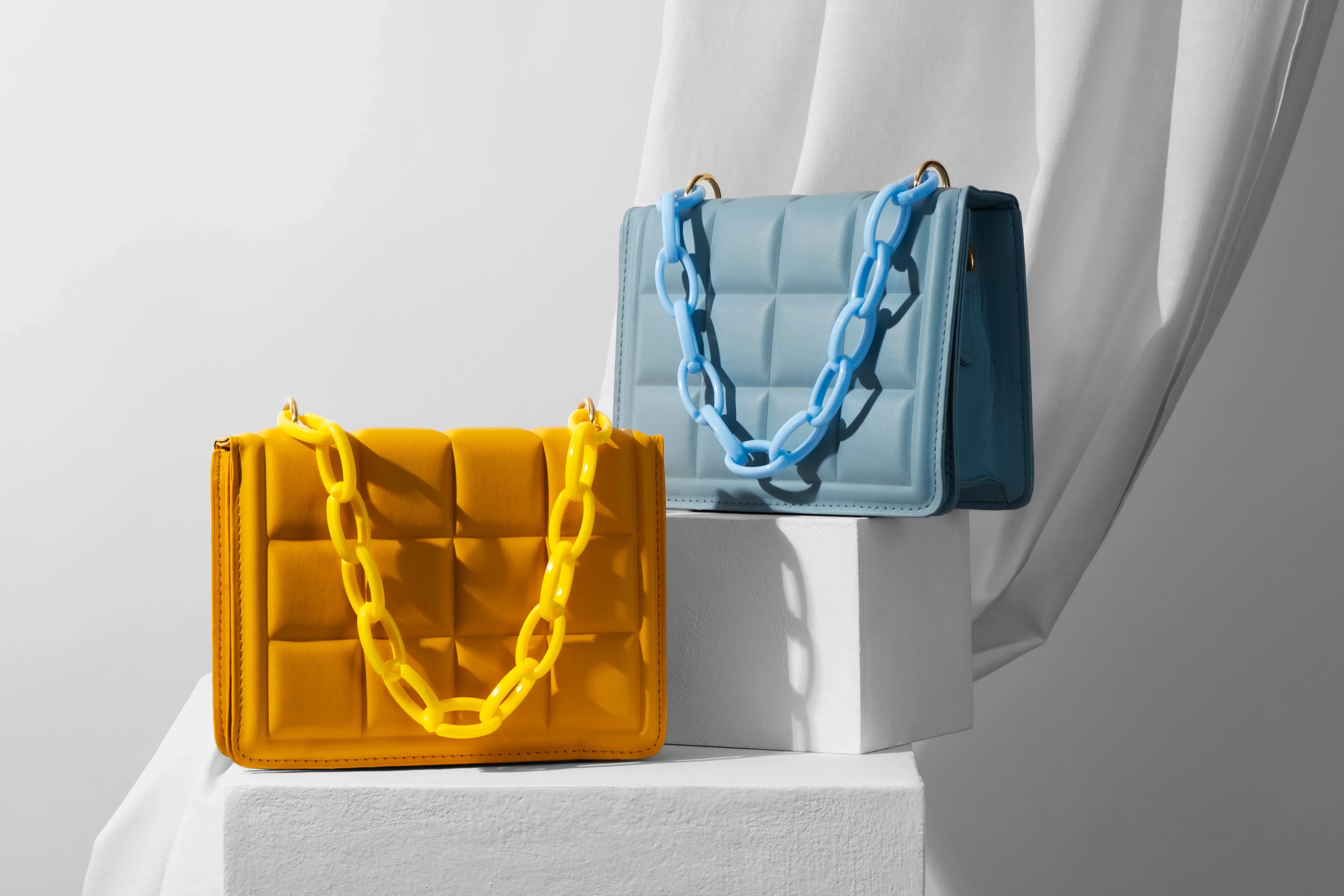 Handbags vs. Purses: What’s the Difference and Why Does It Matter?