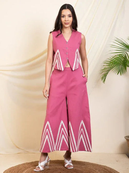 imgi_80_4454701c-d590-4f24-add3-d0dfeb3c595f1737370919629-DEEBACO-Embroidered-V-Neck-Waistcoat-With-Palazzos-266173737-1 - Limor luxe